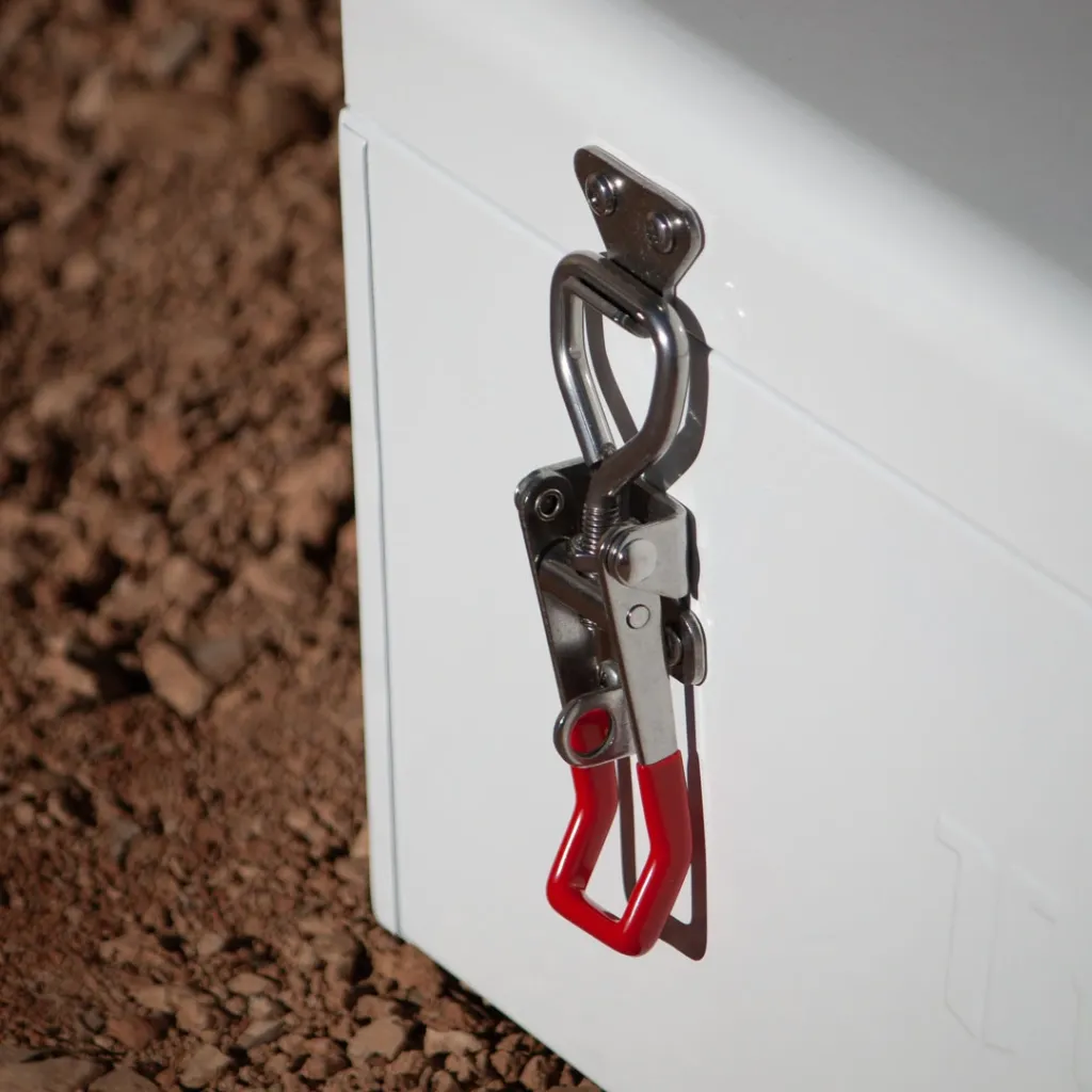 Titan_Toolbox_Hardware_Latch_1.webp