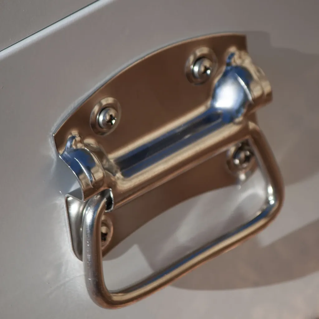 Titan_Toolbox_Hardware_Handle_1.webp