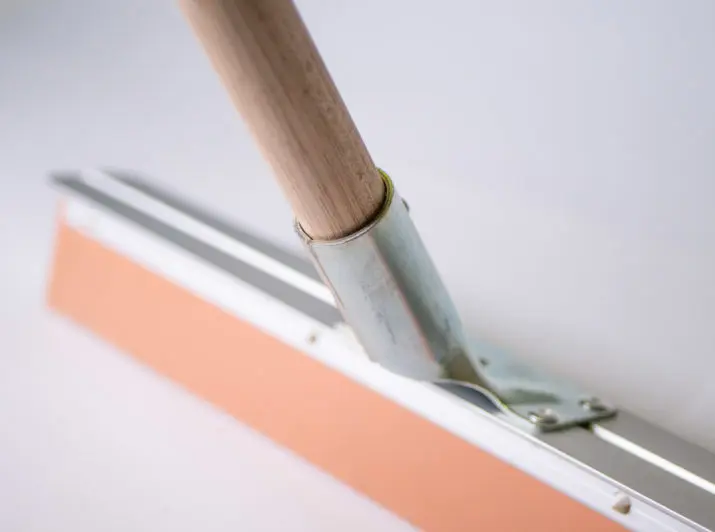 LONGARA ALUMINIUM SQUEEGEE W/HANDLE 600MM